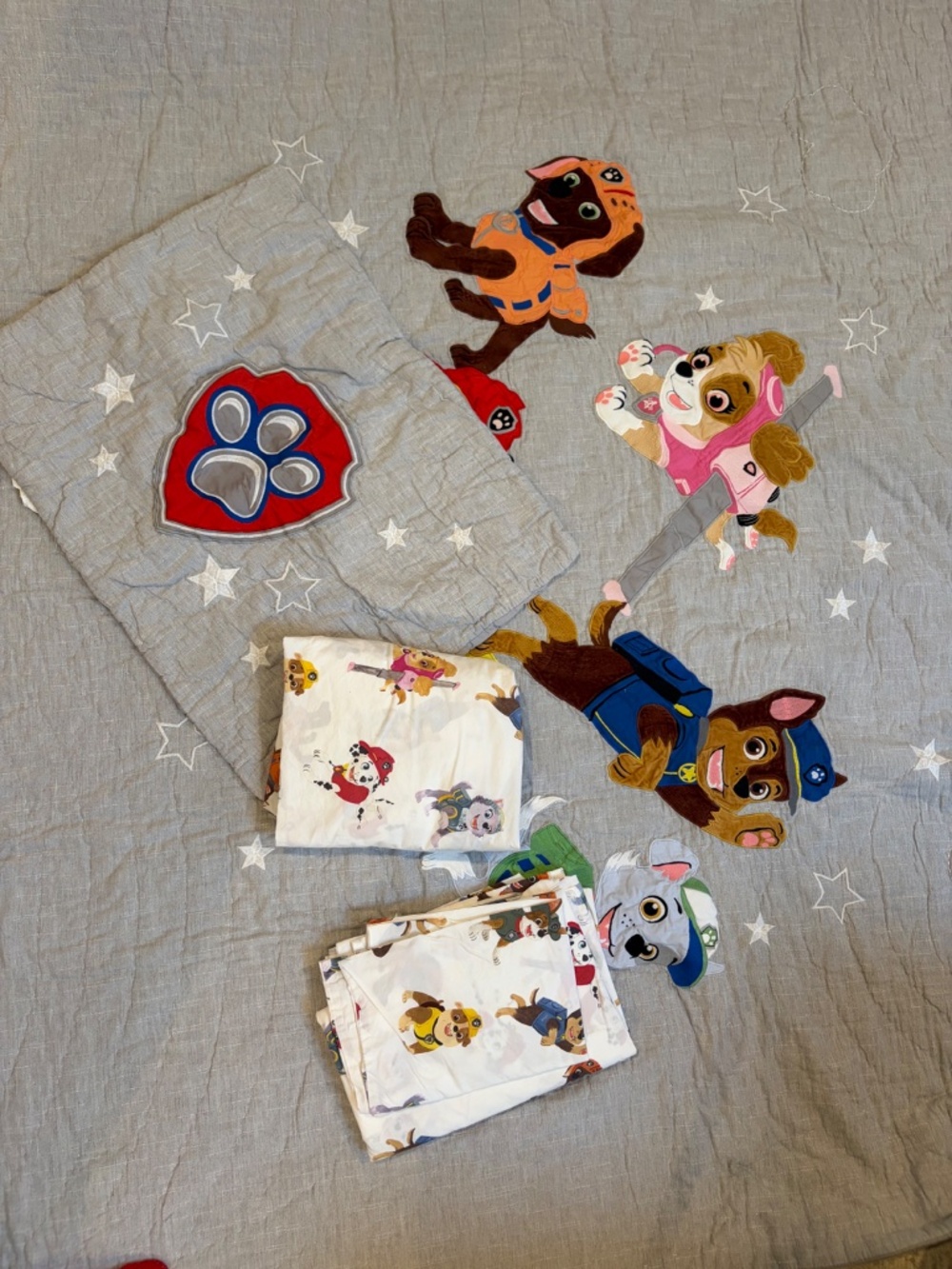 Pottery Barn Kids Paw Patrol Bedding Set (Twin Quilt, Sham and Sheet Set) - Picture 7 of 9